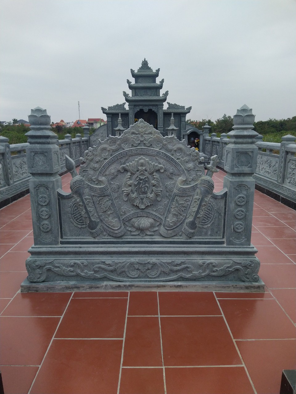 Khu Lăng Mộ Đá Xanh Rêu Nguyên Khối – Thi Công Trọn Gói 7 z4086883383842 d2b29ccd704f8b012b77d1cf5fa50f6b 1