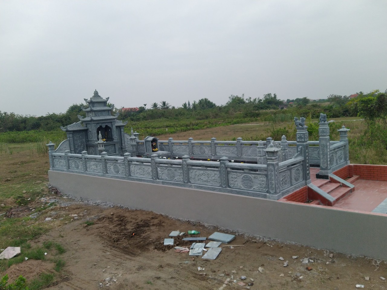 Khu Lăng Mộ Đá Xanh Rêu Nguyên Khối – Thi Công Trọn Gói 3 z4086883613877 9c4e1f20ad622ef532b95bdd1209cfb1 1