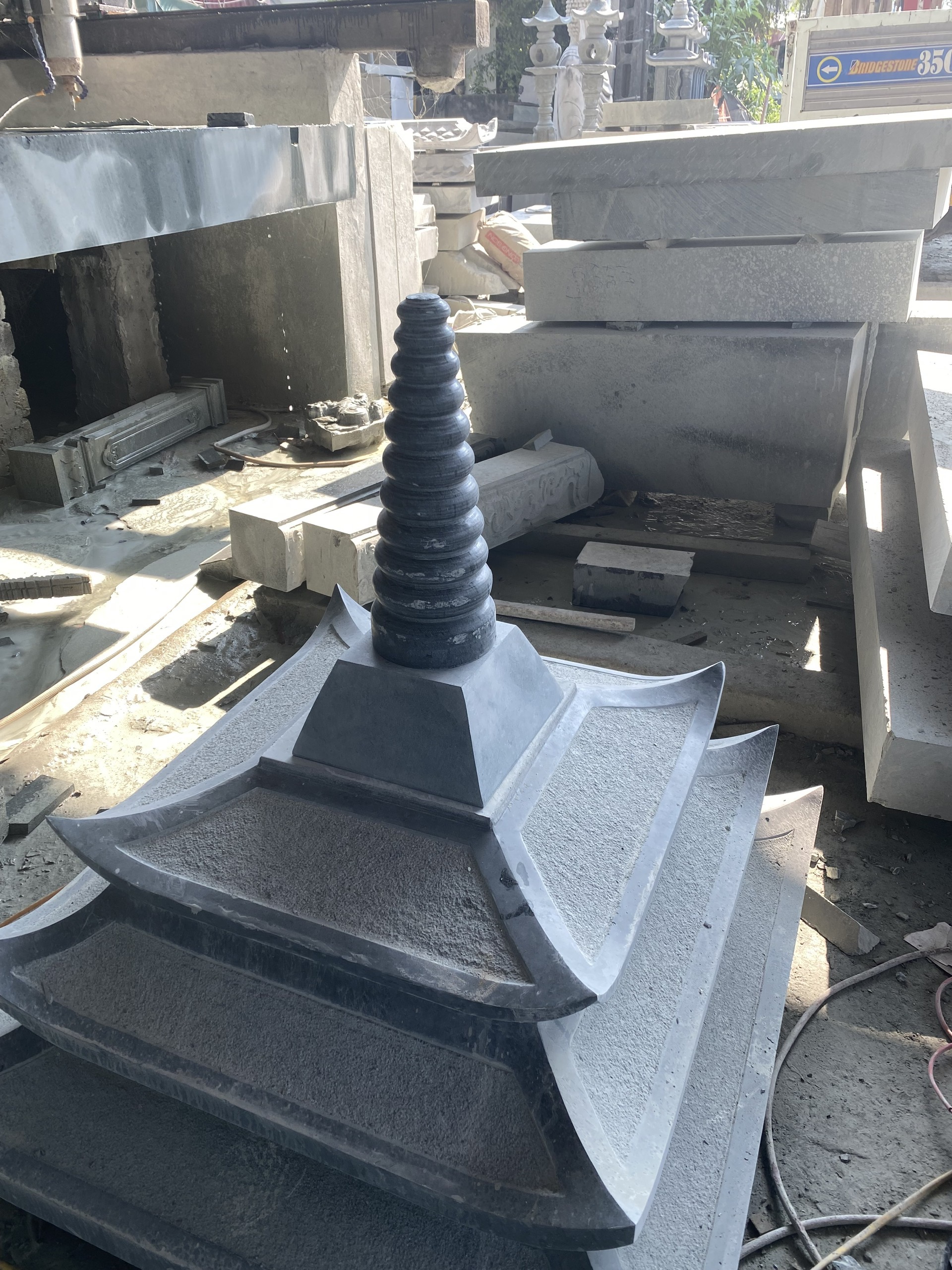 Mộ Tháp Đá - Sự Lựa Chọn Tinh Tế Cho Người Có Duyên Với Phật Giáo 5 z4377120775502 ecfc624a4895074ab5718e5b97c3b223 1