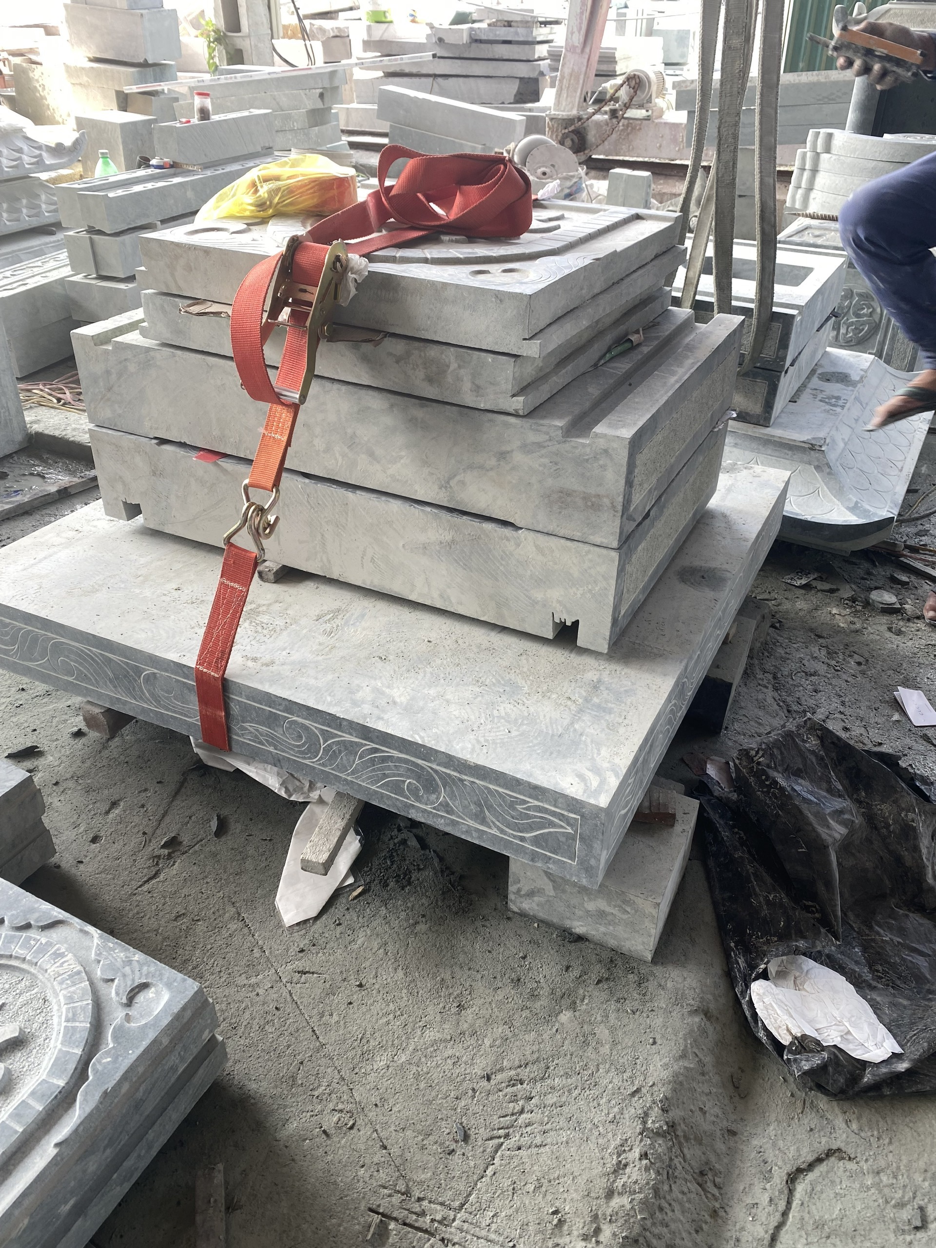 Mộ Tháp Đá - Sự Lựa Chọn Tinh Tế Cho Người Có Duyên Với Phật Giáo 6 z4377120779136 45e7c2dd95afdffaa59f2d4c0bd4fbac 1