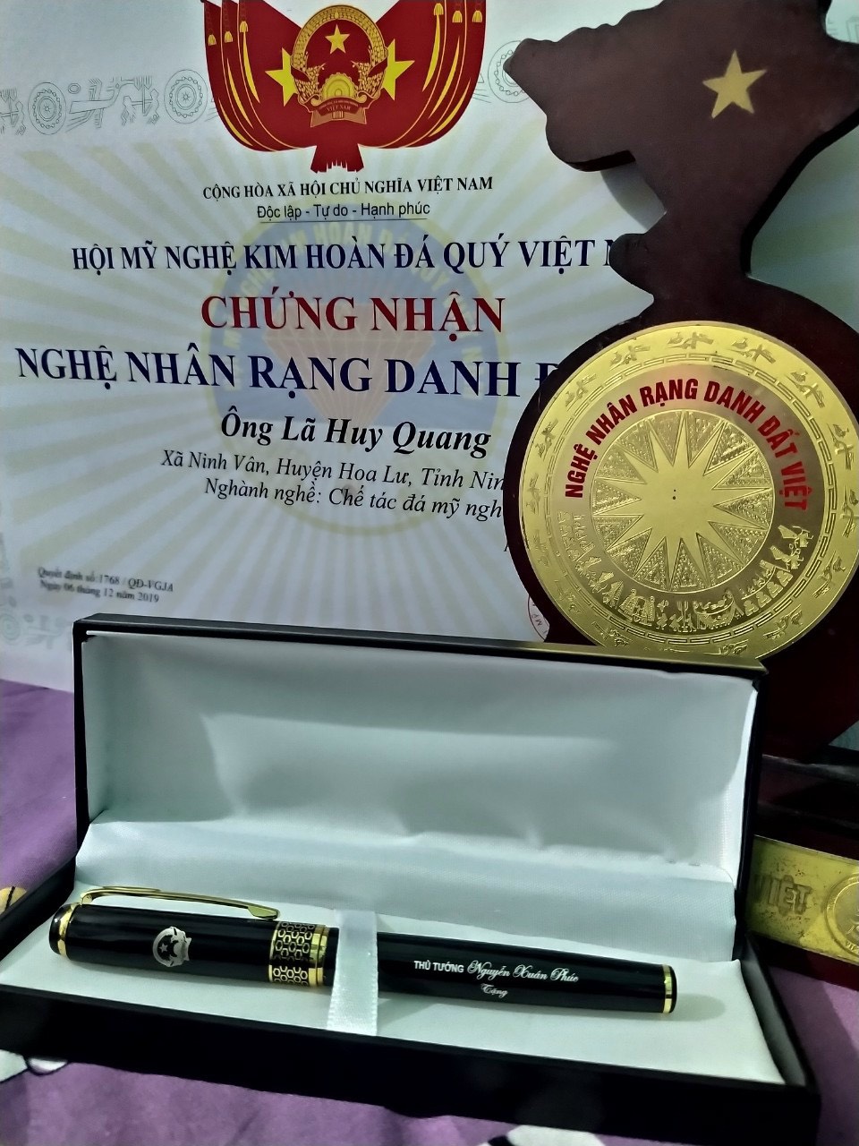 chứng nhận nghệ nhân làm tháp đá